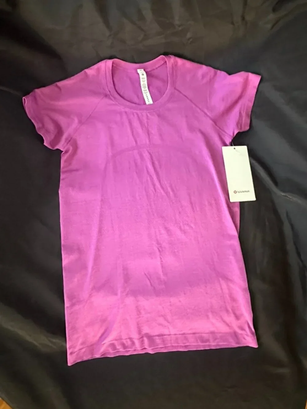 lululemon athletica Swiftly Tech Short Sleeve 2.0 Vivid Plum Size 8 NWT